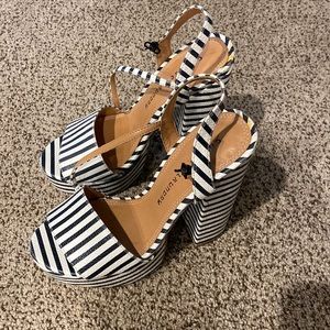 Chinese Laundry heels! Size 6.5